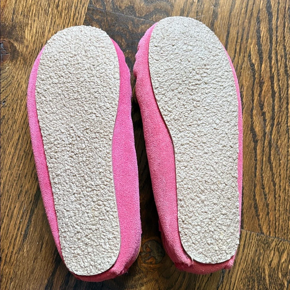 Minnetonka Moccasins Slippers Sz 2 Cassie Hot Pink Suede Leather Youth EUC